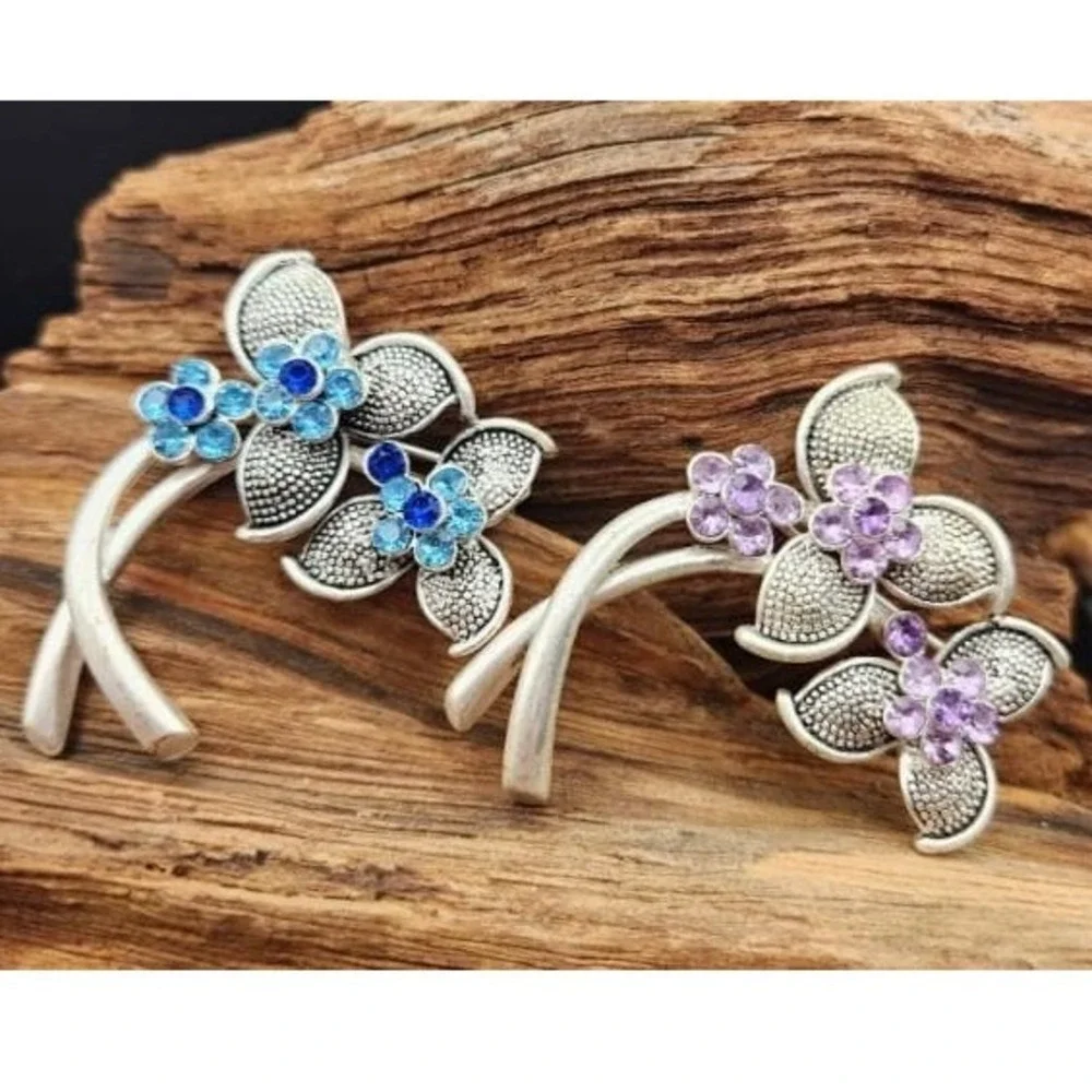 Set of 2 Floral Brooches Blue Purple Rhinestone Silver Tone Flower Bouquet‎ Pin